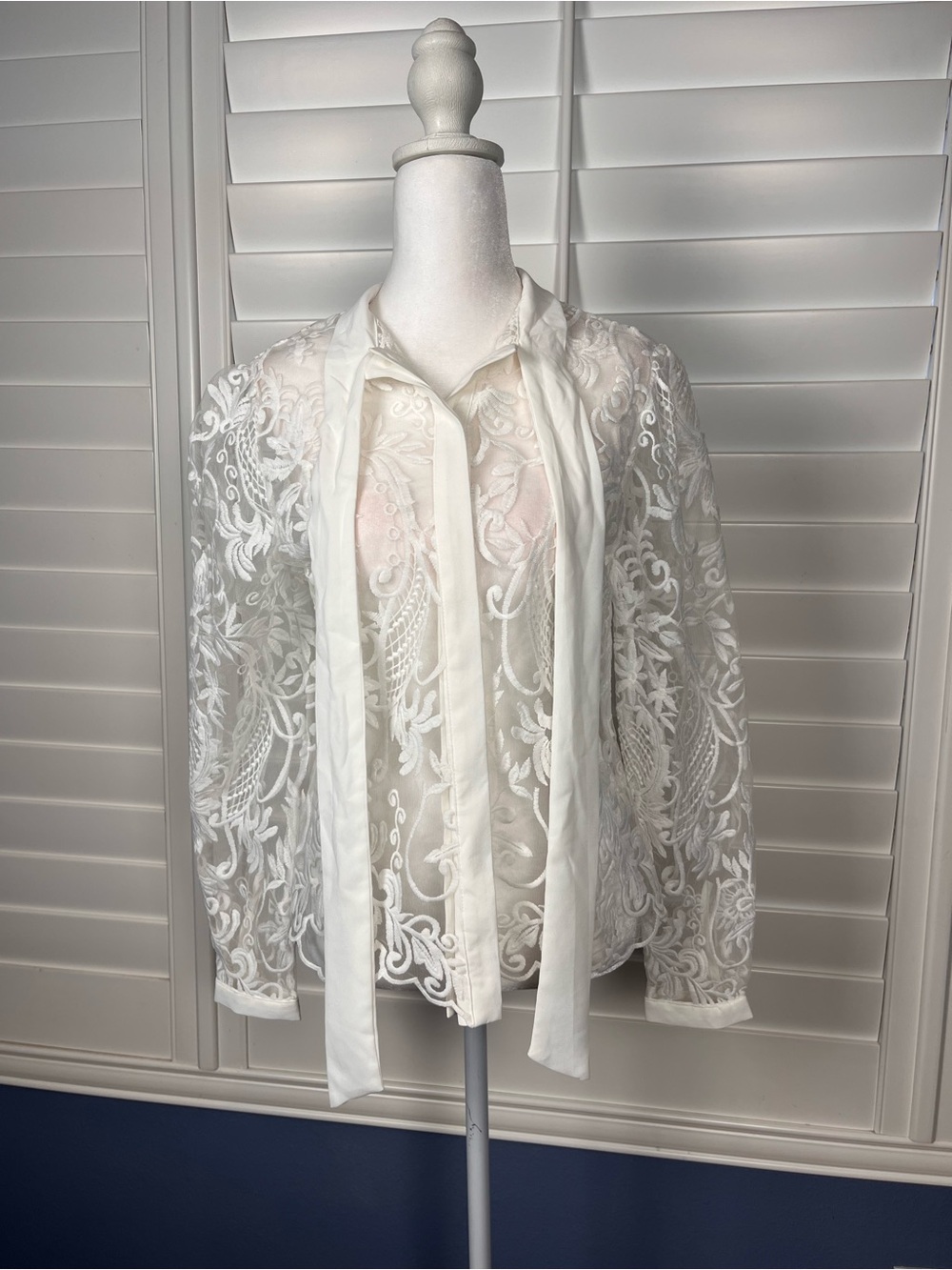 Ultra Pink White Embroidered Lace Bow Tie Romantic Sheer Long Sleeve Top Size S - Picture 4 of 7